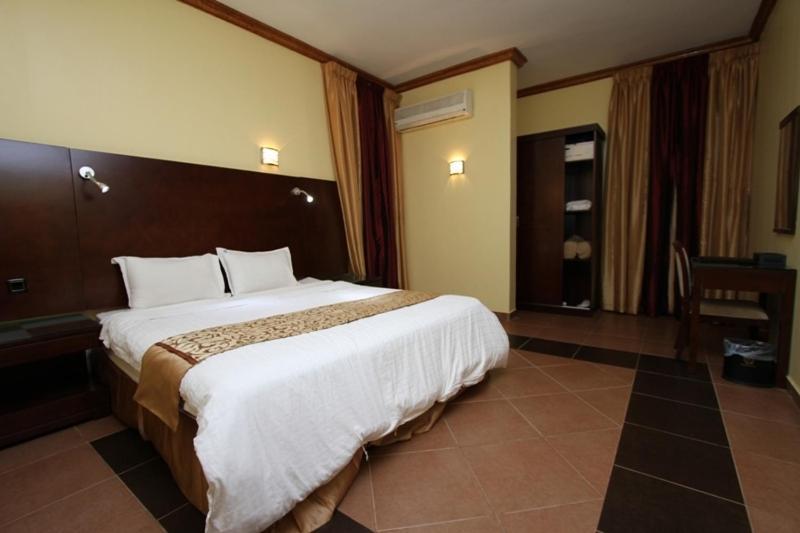 Raoum Inn Аръар Номер фото