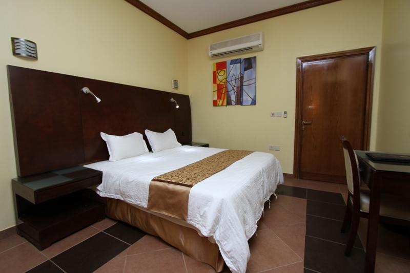 Raoum Inn Аръар Экстерьер фото